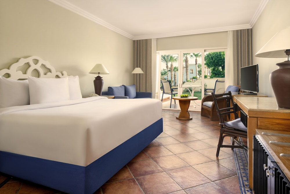 Deluxe Room, Pool View (Queen or Twin) - Photo 1