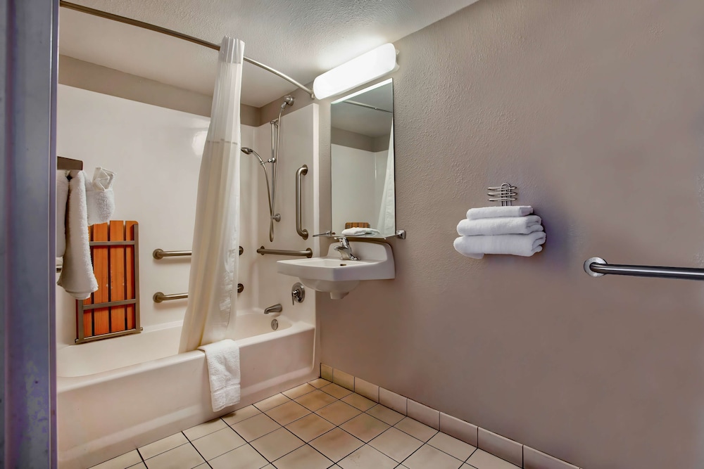 Deluxe Room, 1 Double Bed, Accessible, Non Smoking photo 2