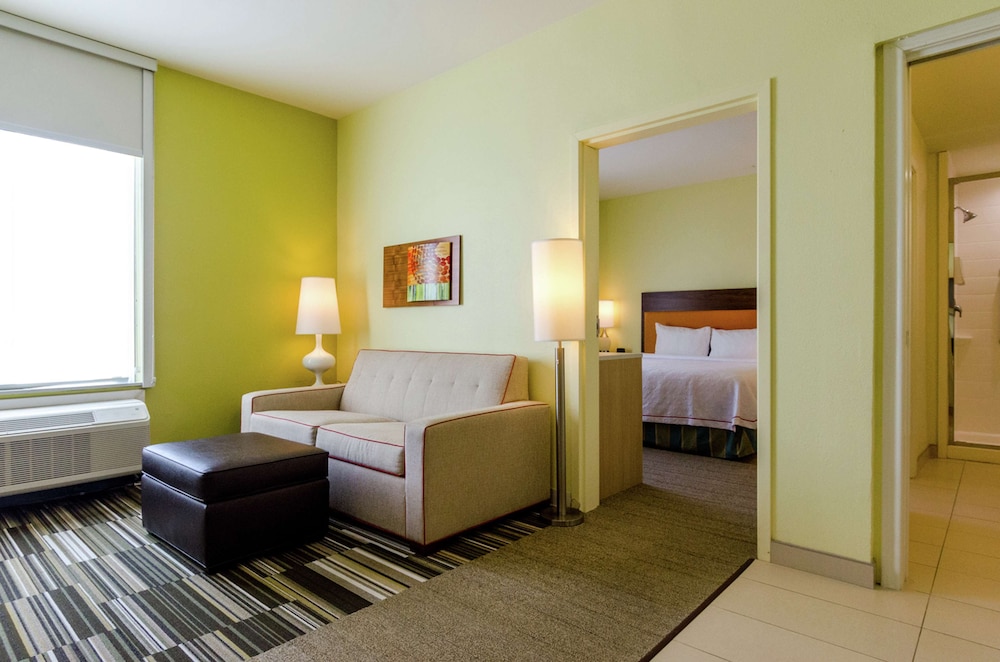 One-Bedroom King Suite - Non-Smoking