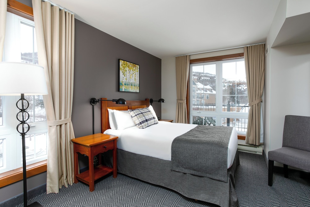 Condo, 2 Bedrooms - Photo 2