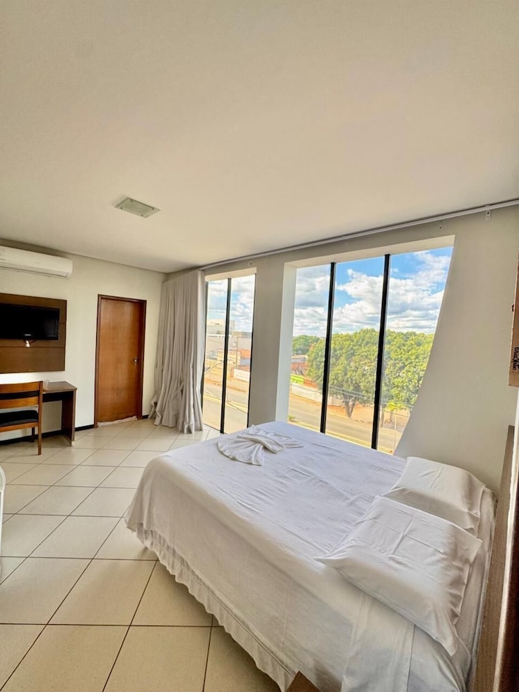 Room, City View