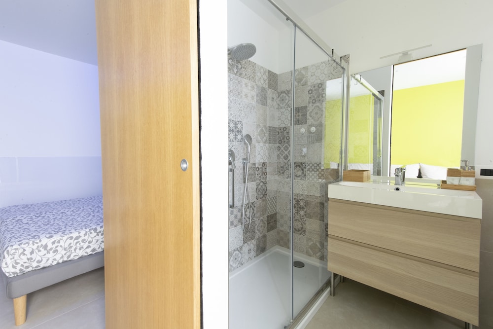 Deluxe Double Room, Patio, Garden View photo 2