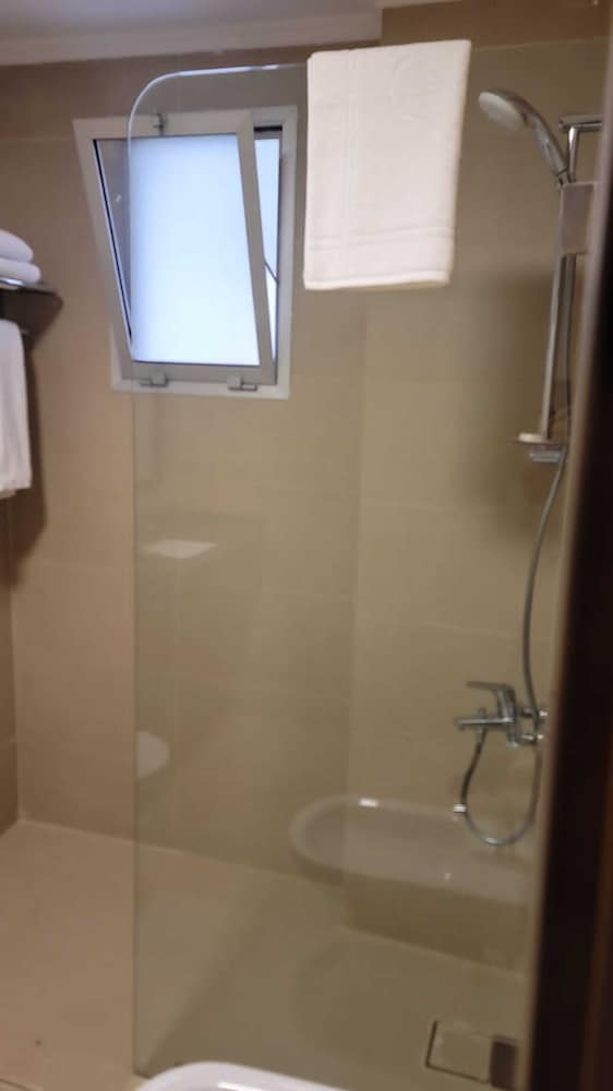 Standard Double or Twin Room - Photo 5