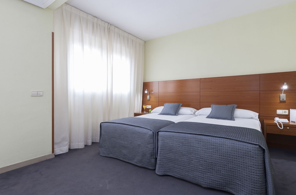 Superior Double or Twin Room - Photo 3