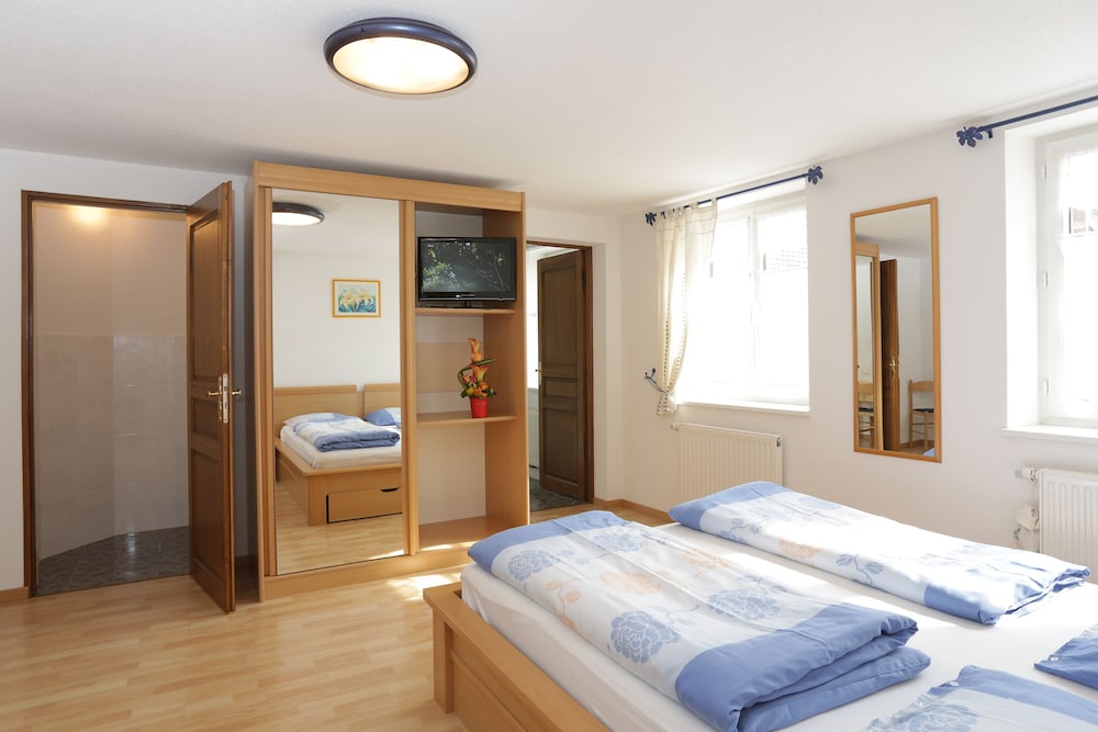 Family Room - Photo 4