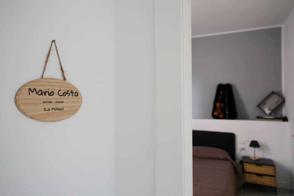 Mario Costa, 1 queen bed photo 1