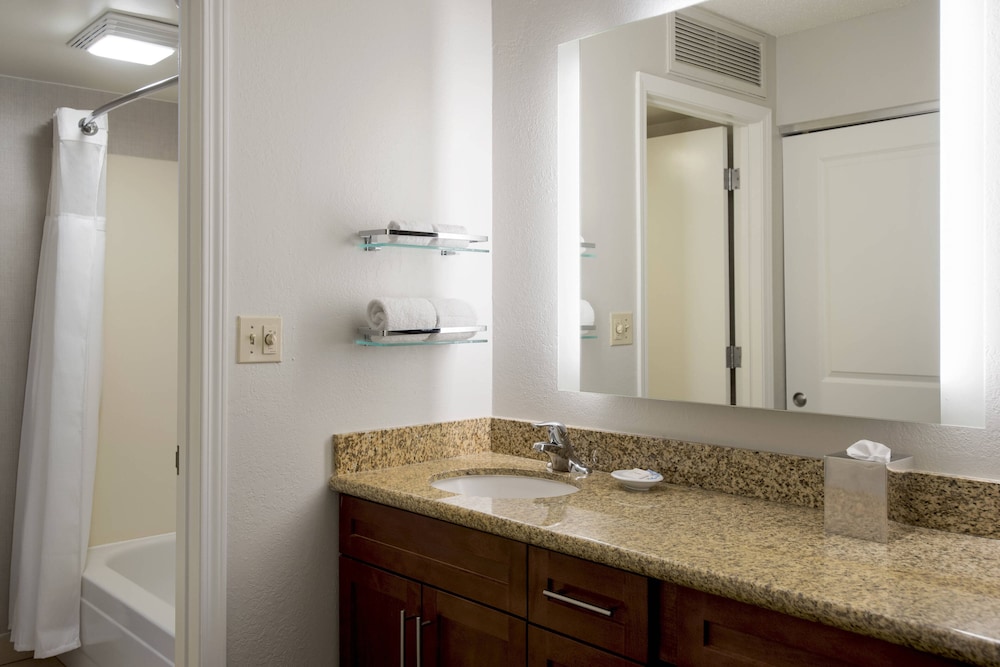 Suite, 2 Bedrooms photo 2