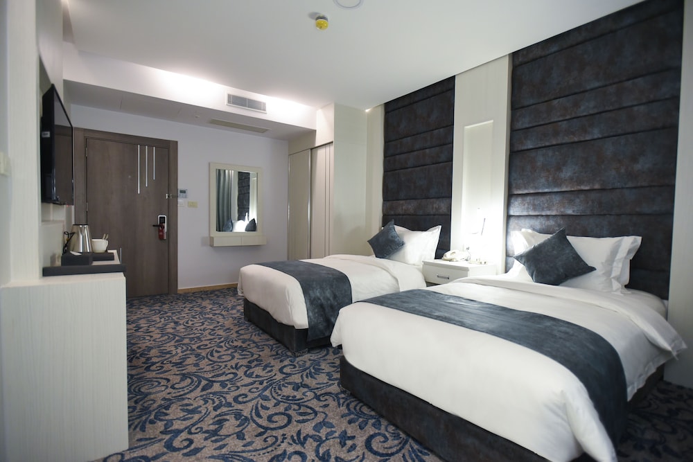 Standard Twin Room, 2 Twin Beds - Photo 3