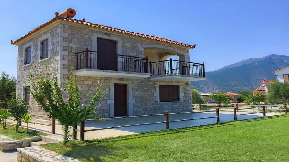 Family Villa, 3 Bedrooms, Pool Access, Sea View photo 3
