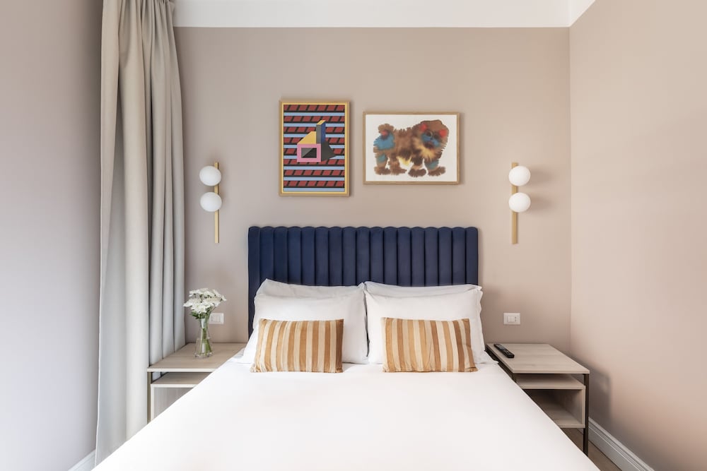 Large Room with Extra Single Bed photo 1