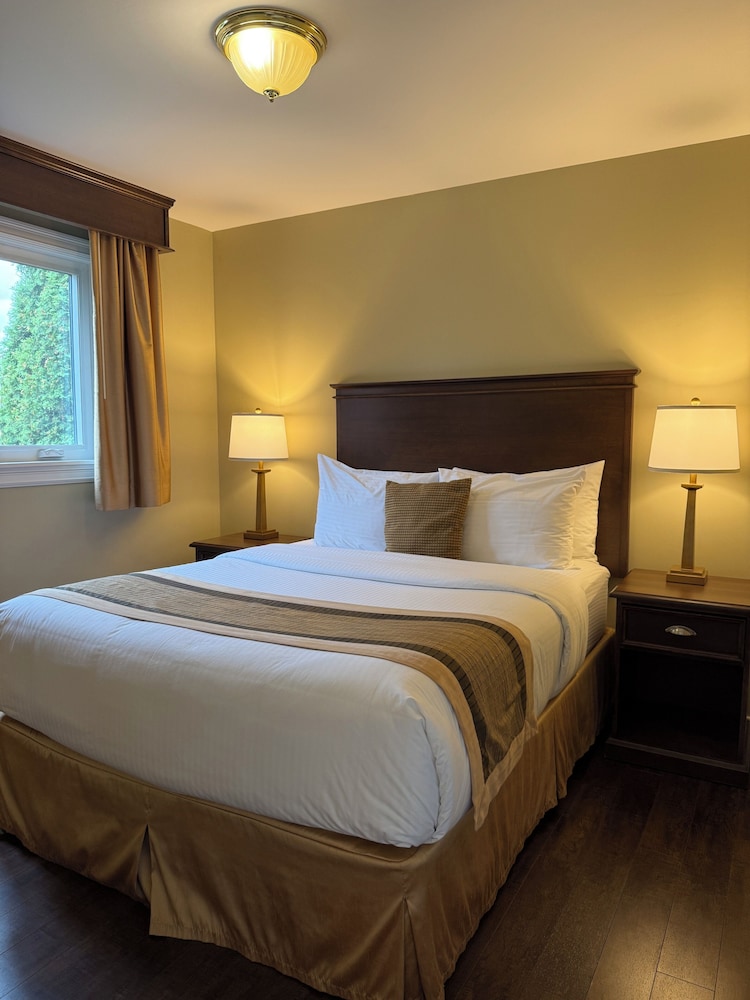Superior Suite, 2 Queen Beds photo 1