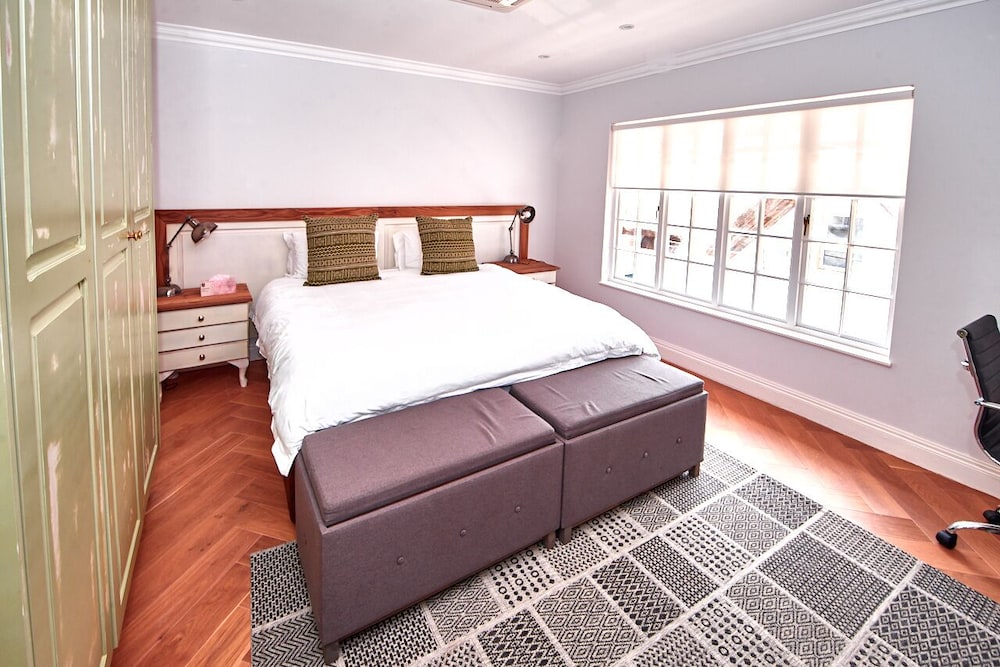 Sandton Suite