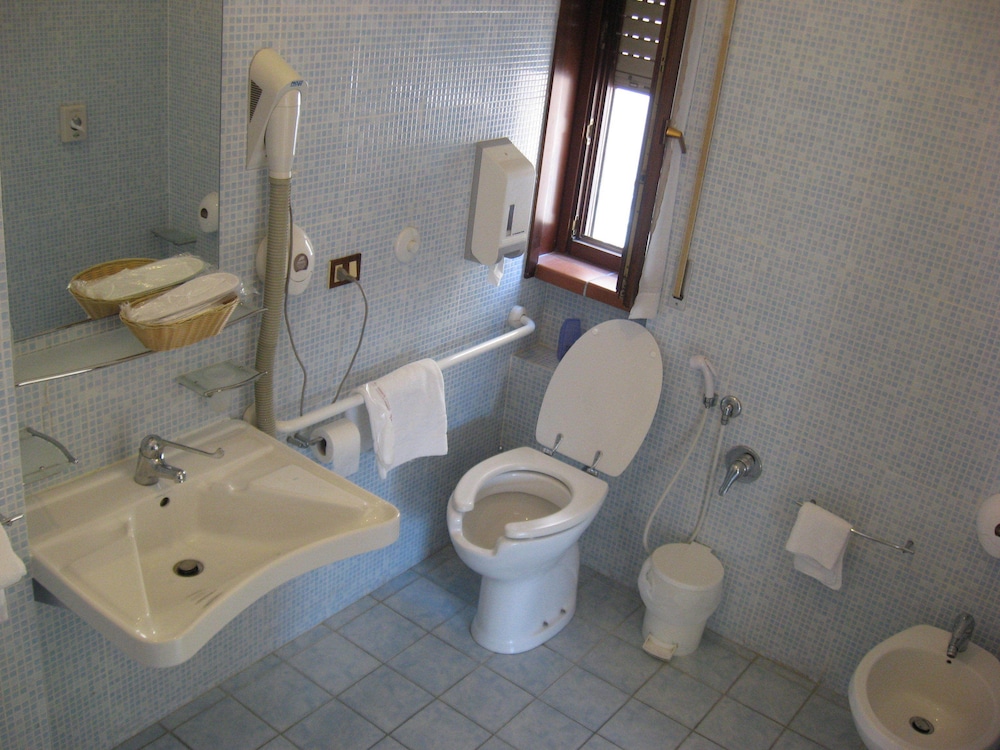 Quadruple Room - Photo 3