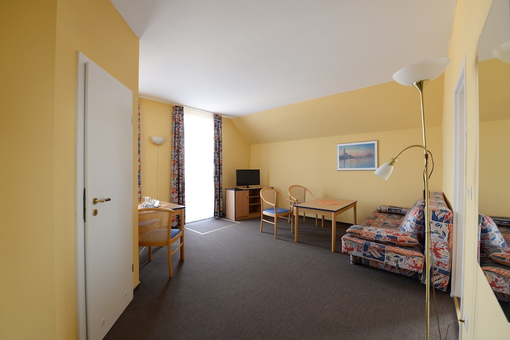 Apartment, 2 Bedrooms, Balcony, Ocean View photo 1