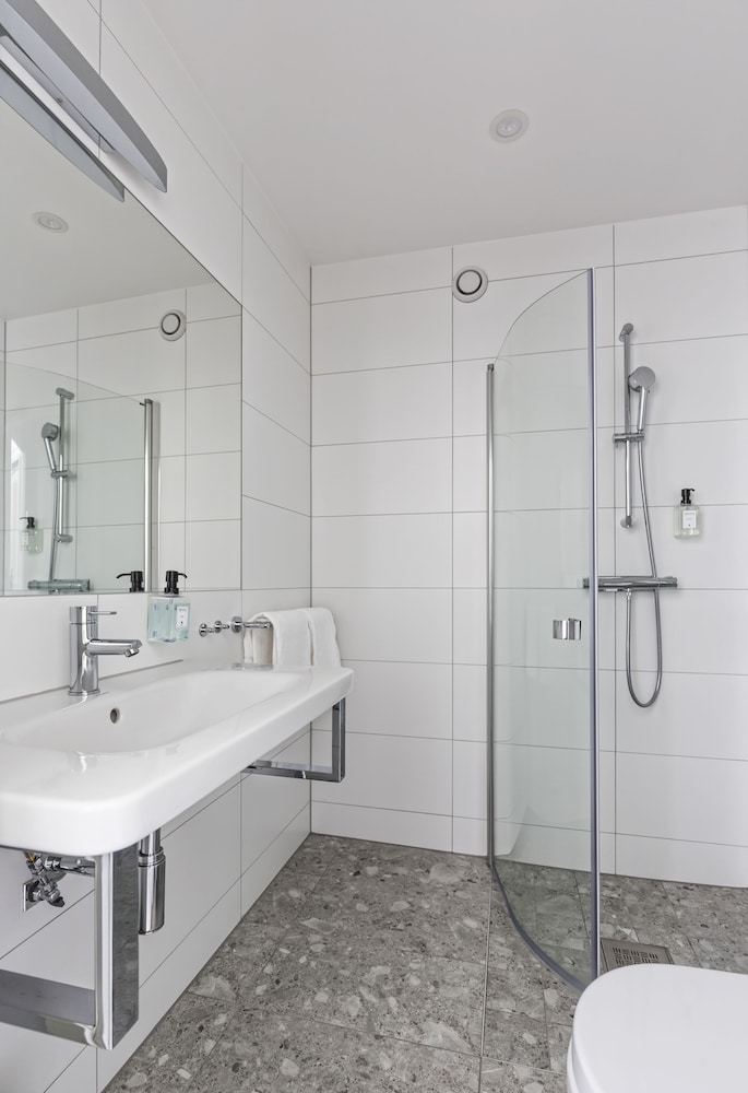 Standard Twin Room - Photo 3