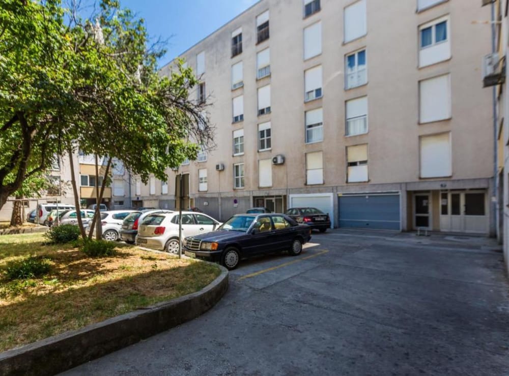 Apartment (Two Bedroom Apartment Retreat with Ba)