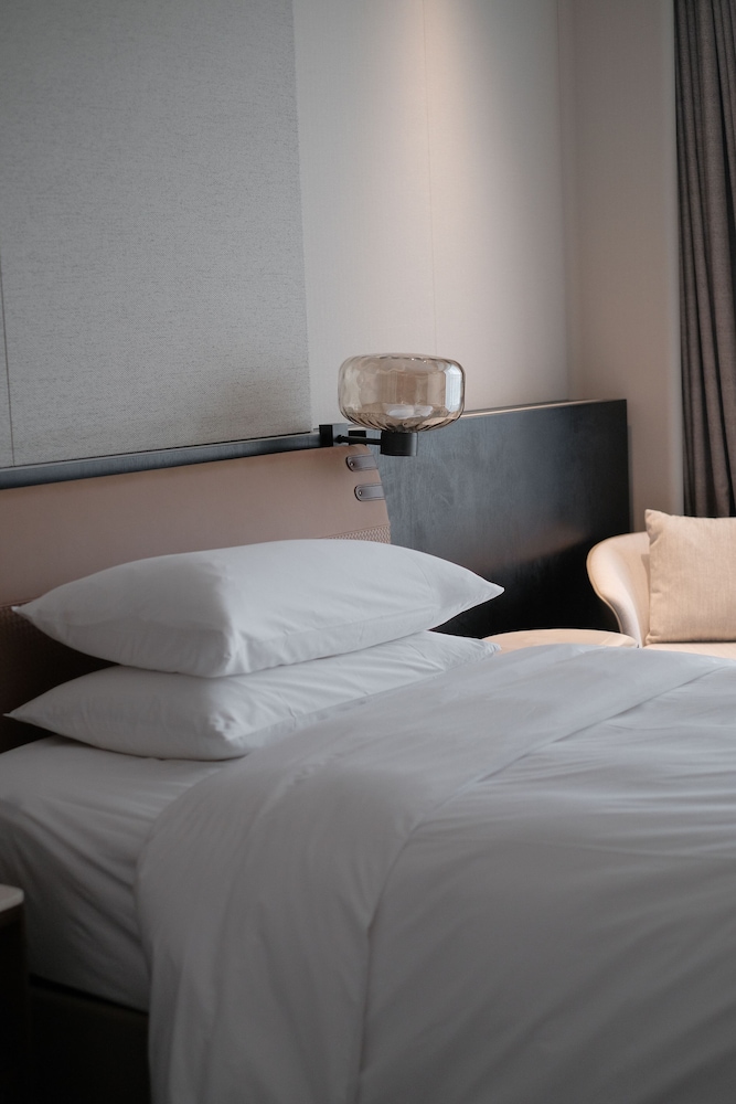 Deluxe Room, 2 Double Beds, City View photo 3