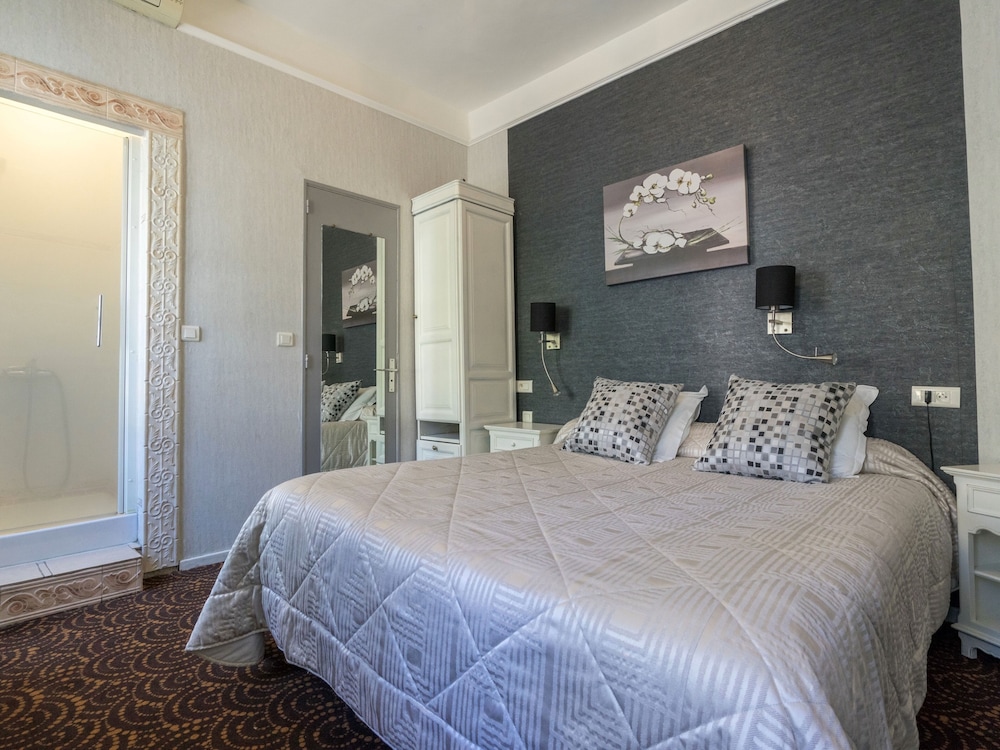 Double Room, Ensuite (Group 4 (3)) photo 2