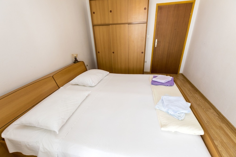 Apartment (A2)
