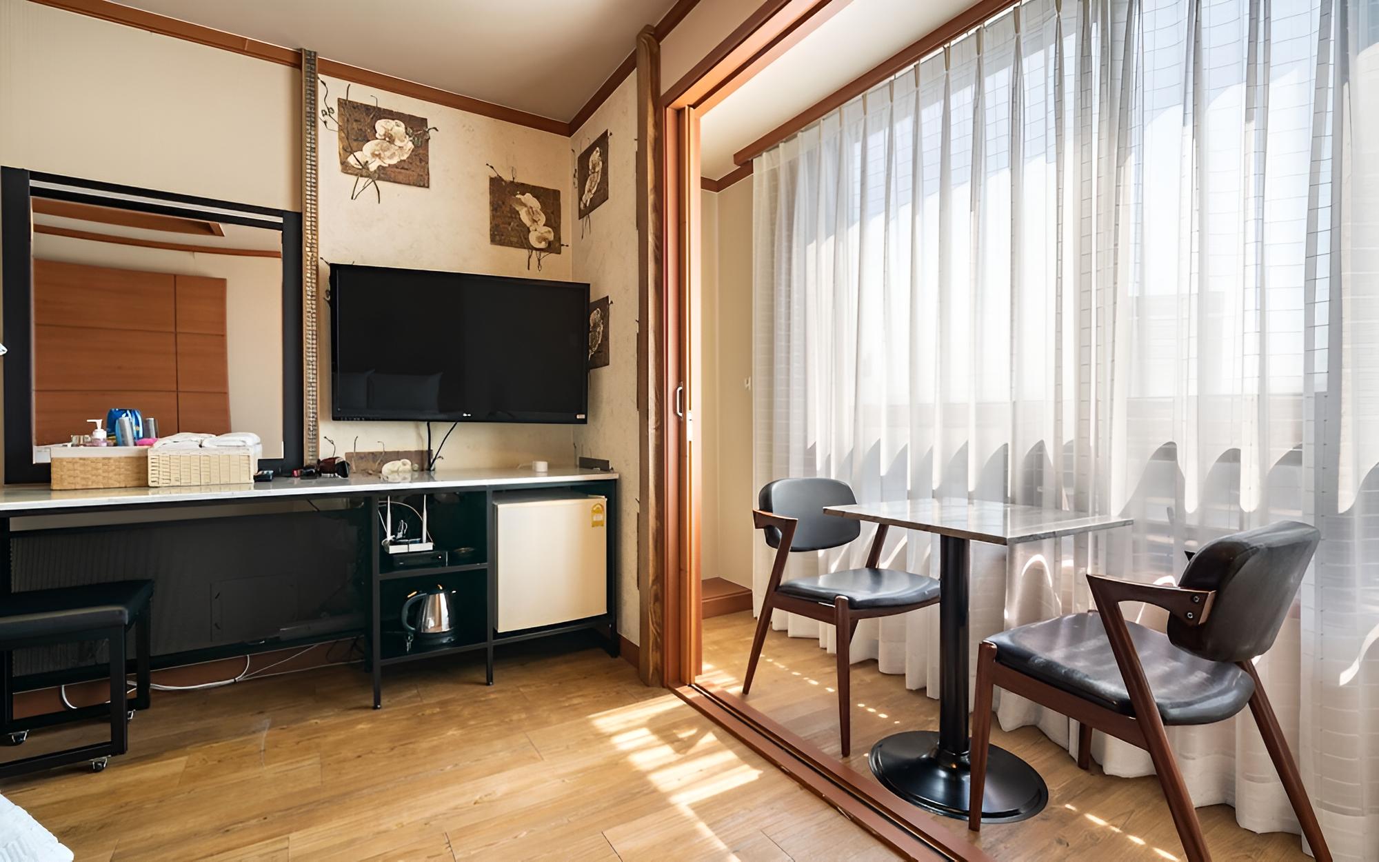 Room (Standard Room) - Photo 1