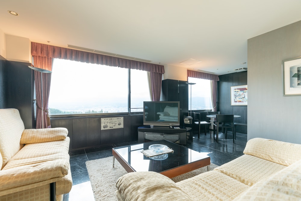 [Non-Smoking] Western Style Suite Room (Mt. Fuji View) - Photo 3