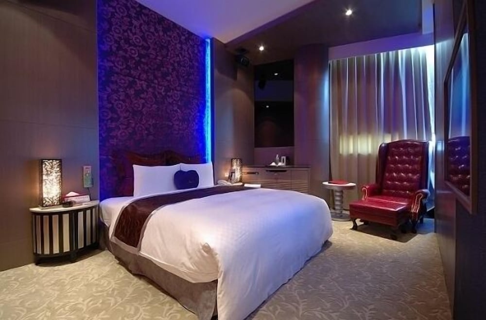 Business Suite photo 2