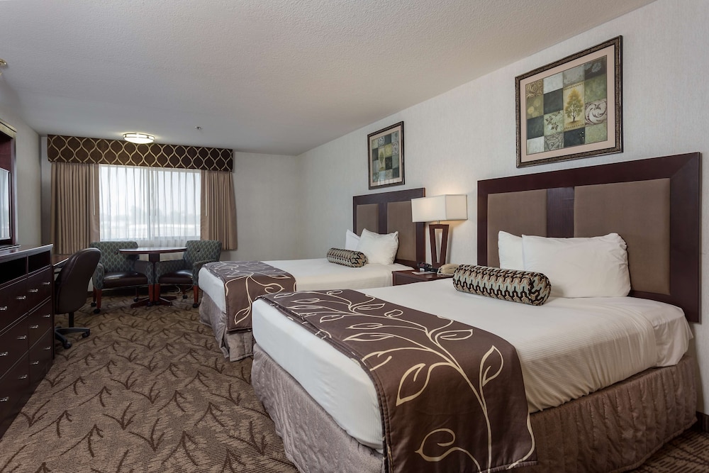 Deluxe Room, 2 Queen Beds photo 2