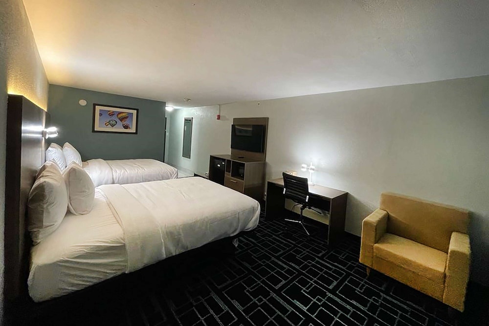 Room, 2 Queen Beds, Non Smoking