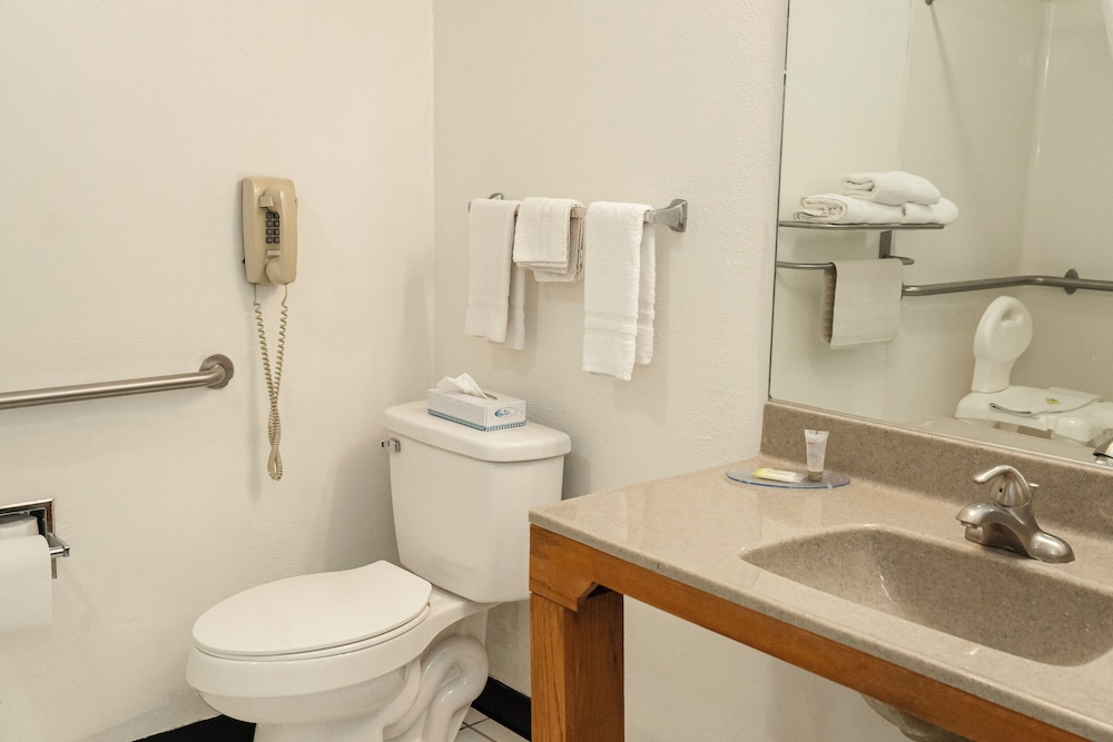 Comfort Single Room, 1 King Bed, Accessible, Non Smoking (42 inch TV) - Photo 13