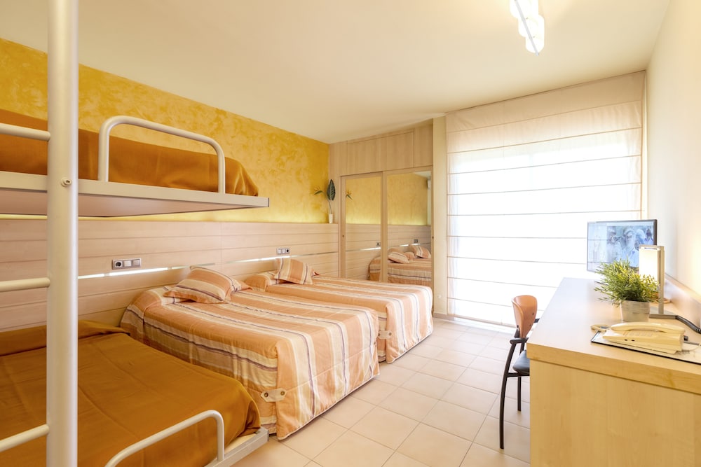 Family Quadruple Room, 1 Bedroom photo 2