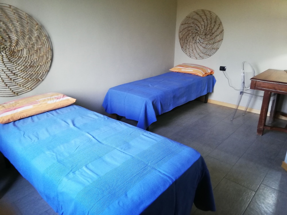 Double Or Twin Room, 2 Twin Beds, Shared Bathroom photo 1