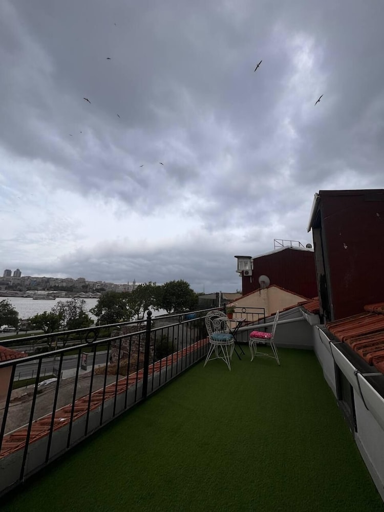 Royal Quadruple Room (Terrace View) photo 2
