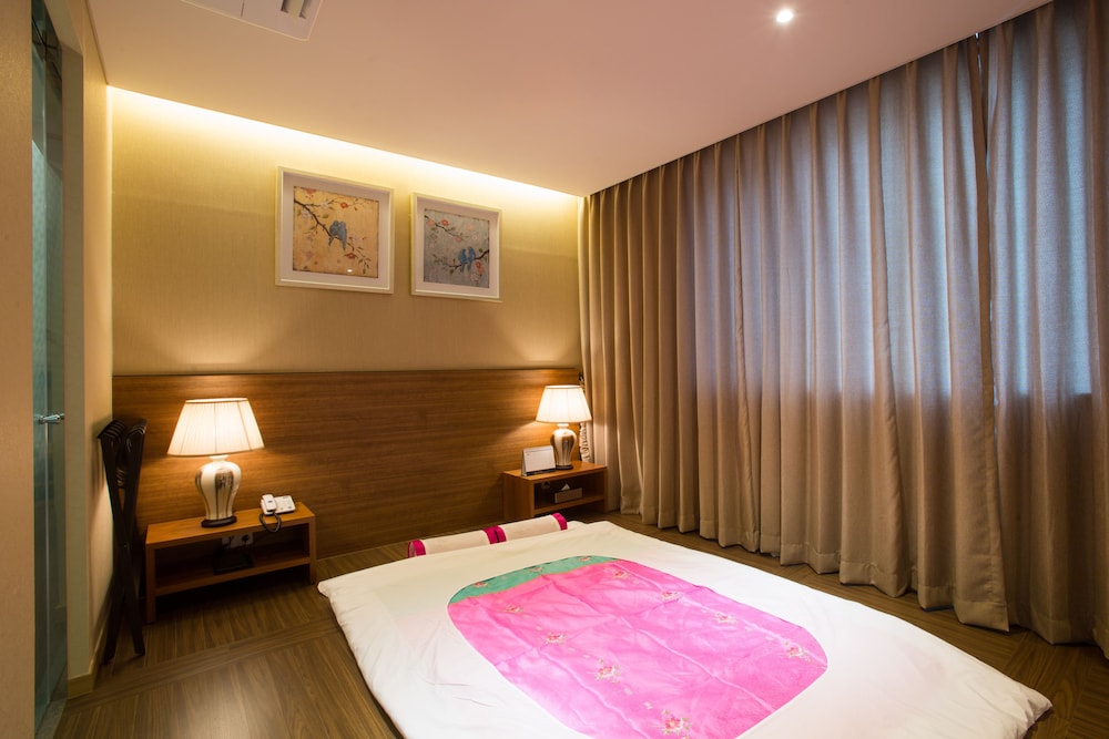 Room, 1 Double Bed (Ondol) photo 2