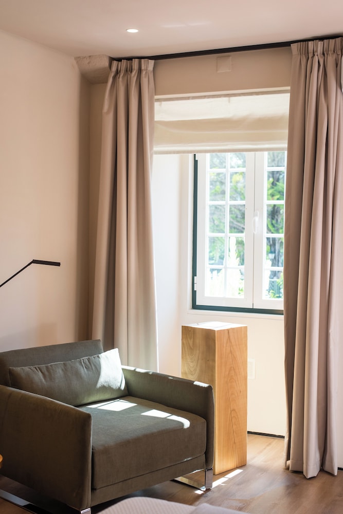 Historic Deluxe Room - Photo 6