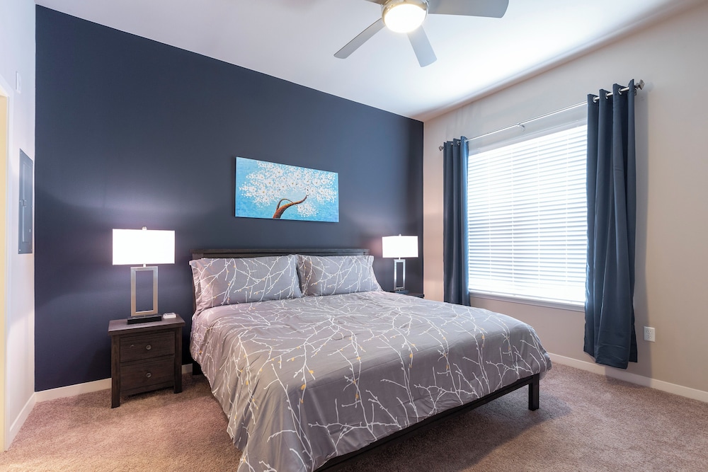 Luxury Apartment, 1 King Bed with Sofa bed