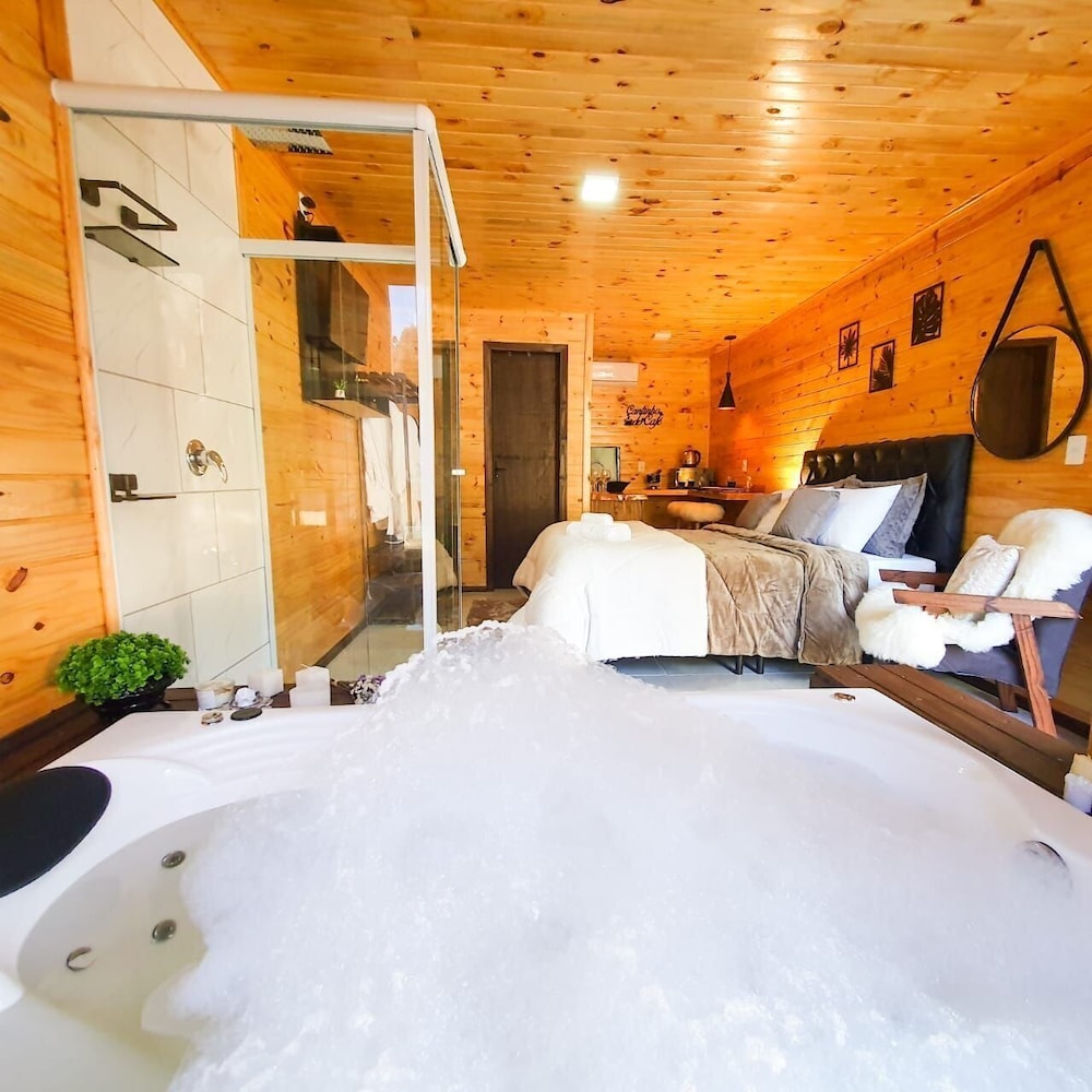 Honeymoon Cabin, Jetted Tub, Lake View photo 1