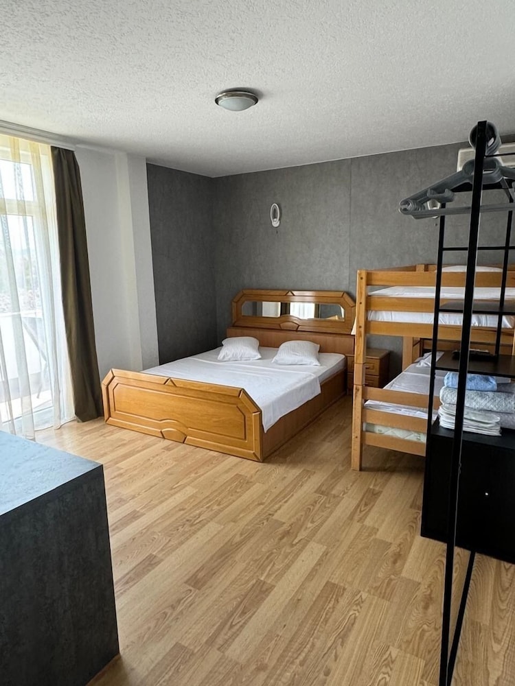 Standard Quadruple Room - Photo 2