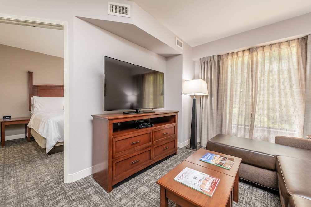 Suite, 1 Bedroom, Kitchen - Photo 8