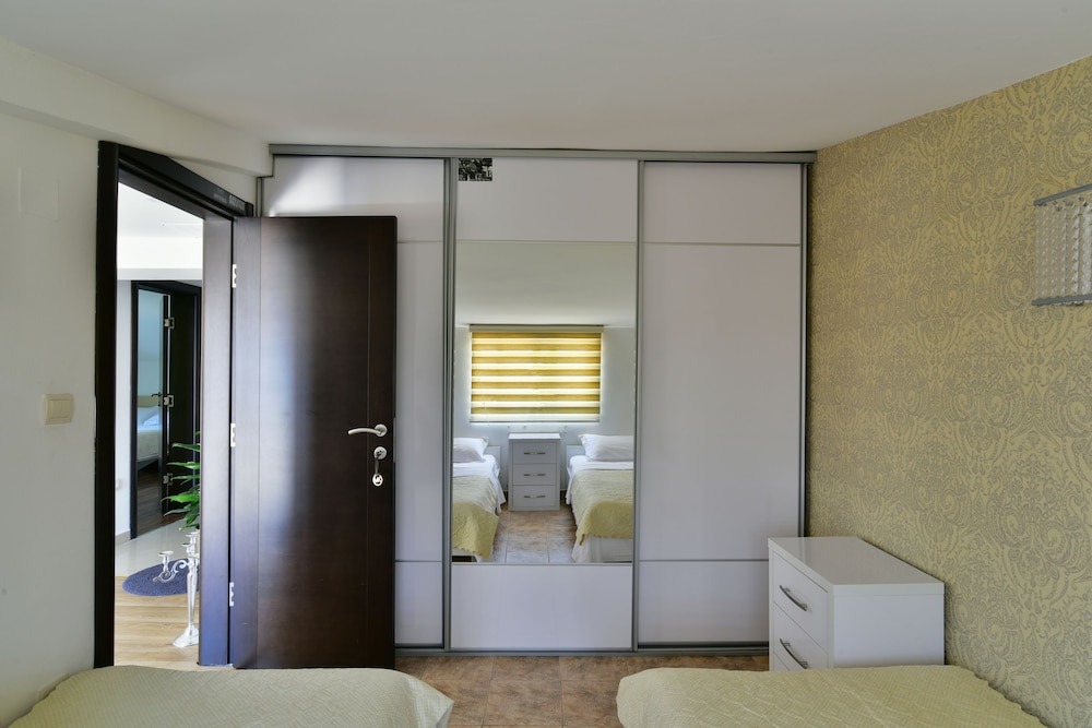 Comfort Apartment, 2 Bedrooms, Balcony, Sea View