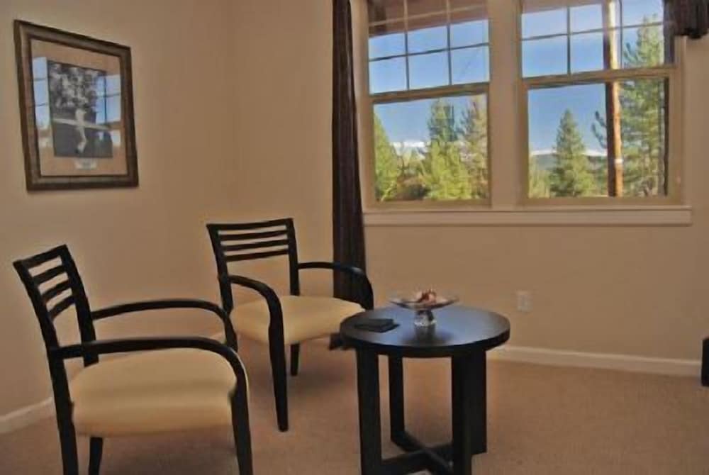 House, 2 Bedrooms photo 1