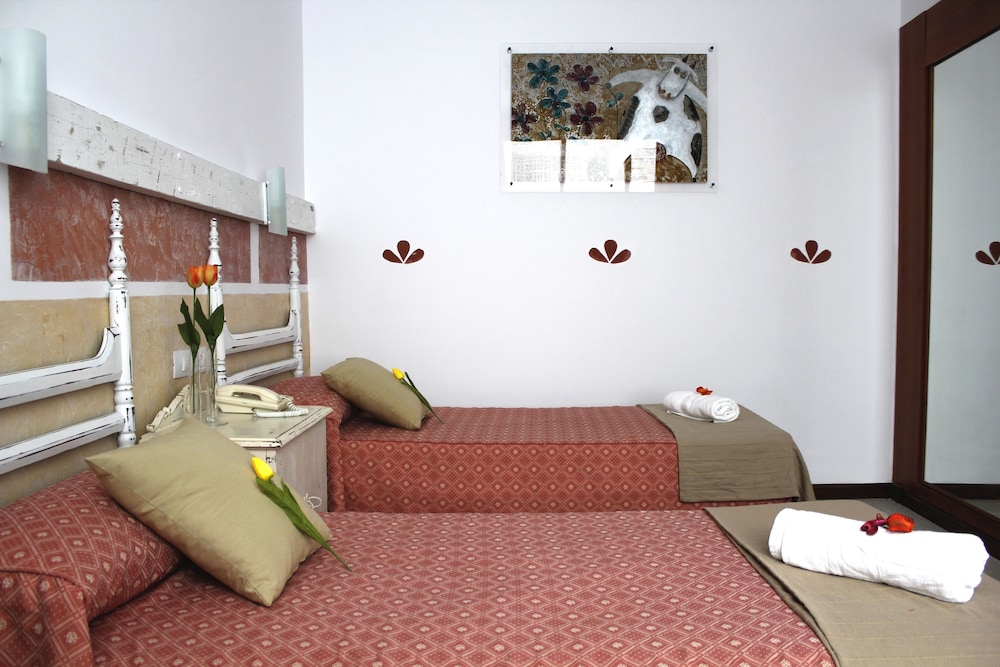 Double Room Single Use, 1 Double or 2 Twin Beds - Photo 4