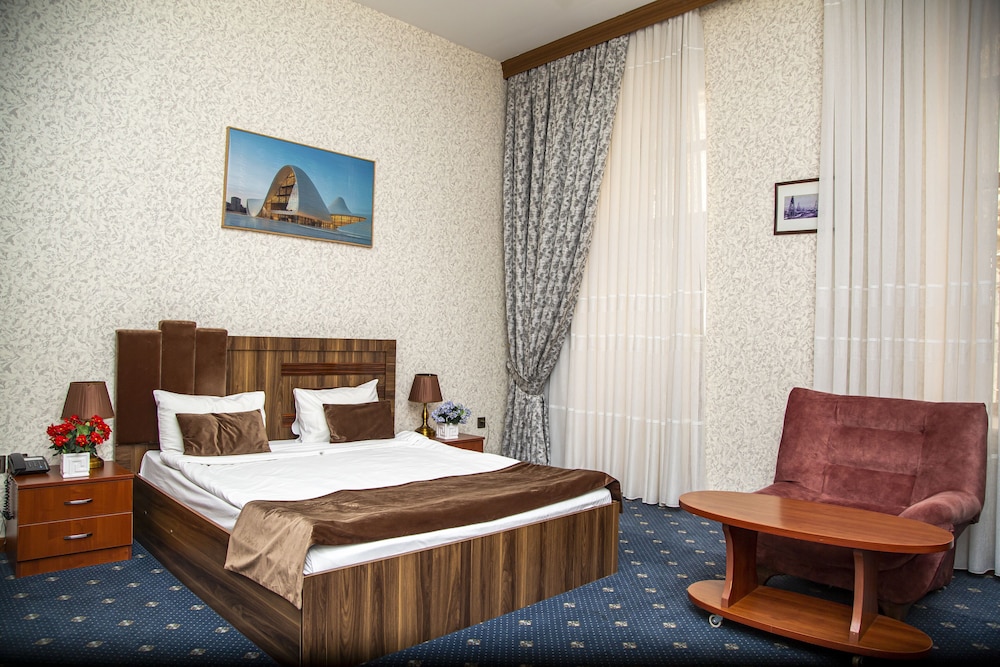 Deluxe Double Room, 1 King Bed With Sofa Bed photo 1