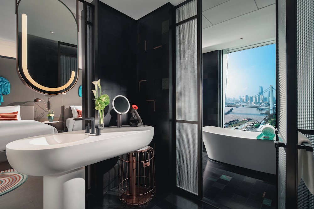 Premium Room, 2 Double Beds, River View photo 3