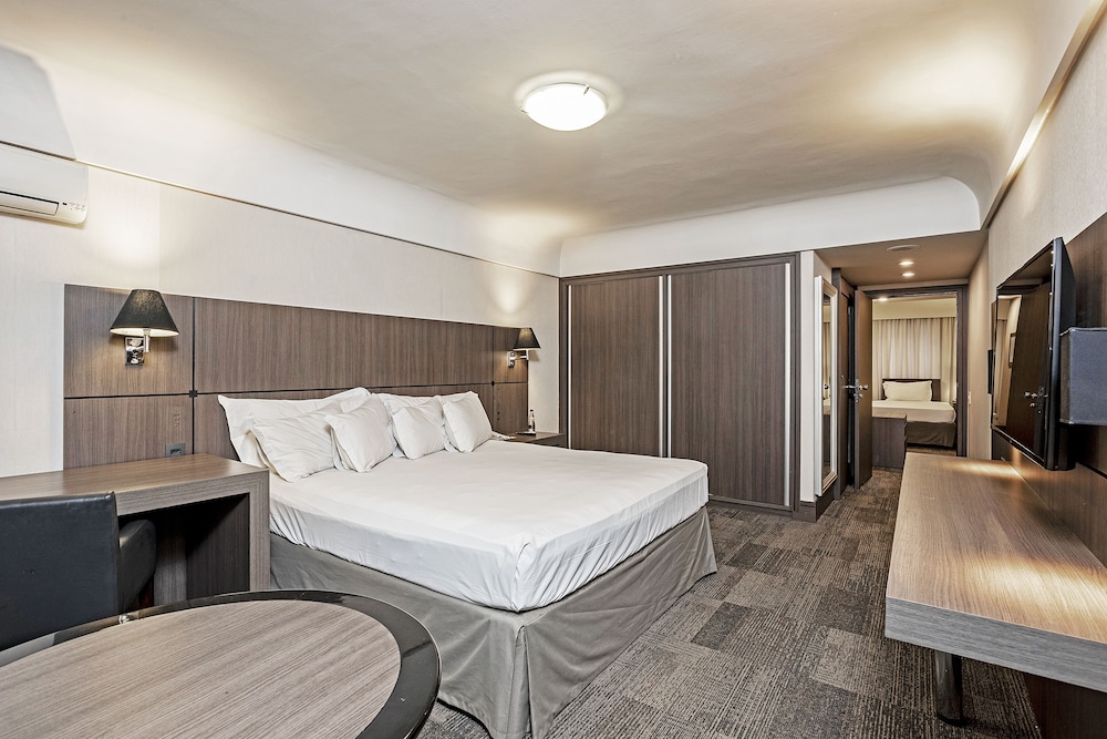 Family Quadruple Room - Photo 4