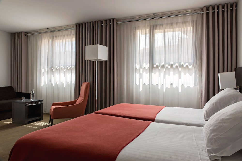 Standard Double or Twin Room - Photo 2
