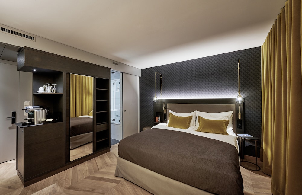 Standard Room, 1 King Bed - Photo 7