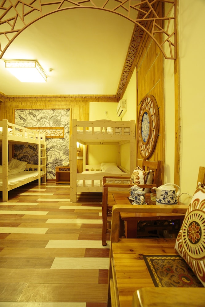 Bed in 6-Bed Mixed Dormitory Room photo 1