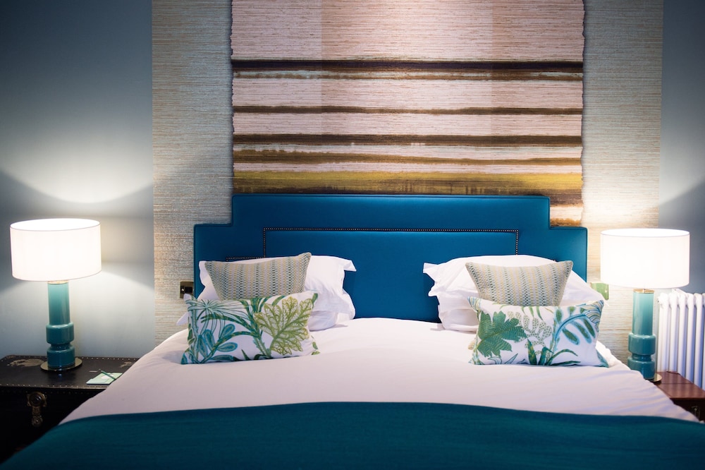 Signature Suite - Photo 5