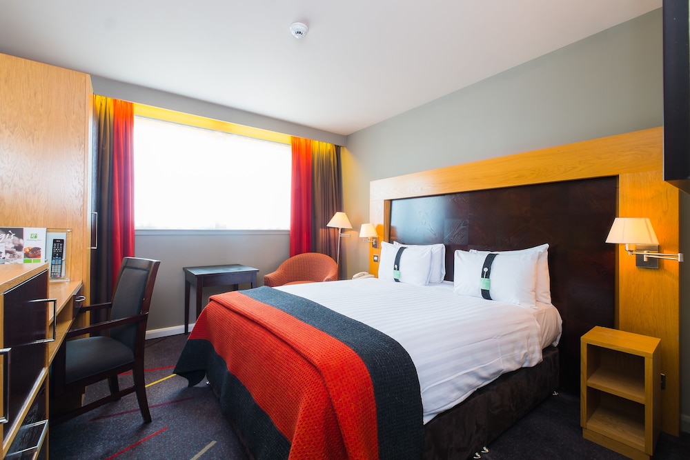 Standard Room, 1 King Bed with Sofa bed - Photo 1