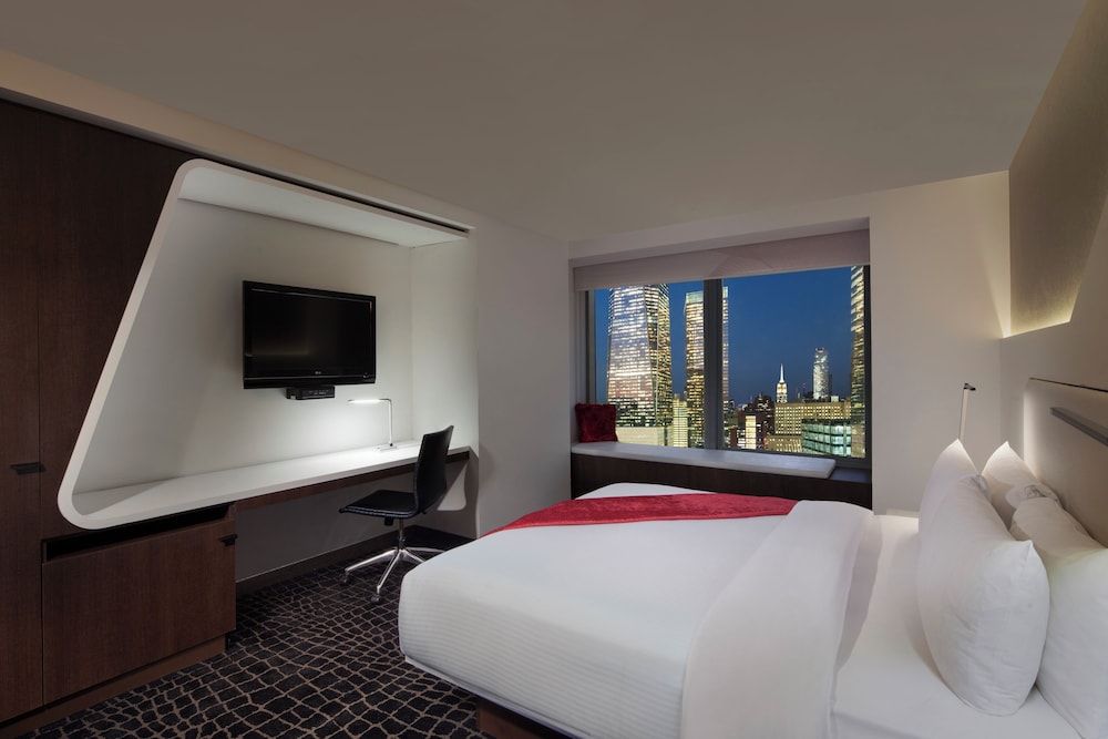 1 King Bed Deluxe Room